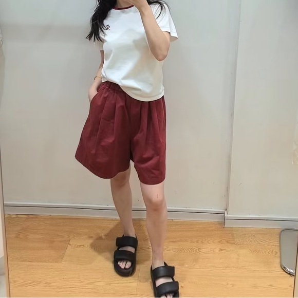 Korean Oversized Red Shorts - Picture 1 of 4